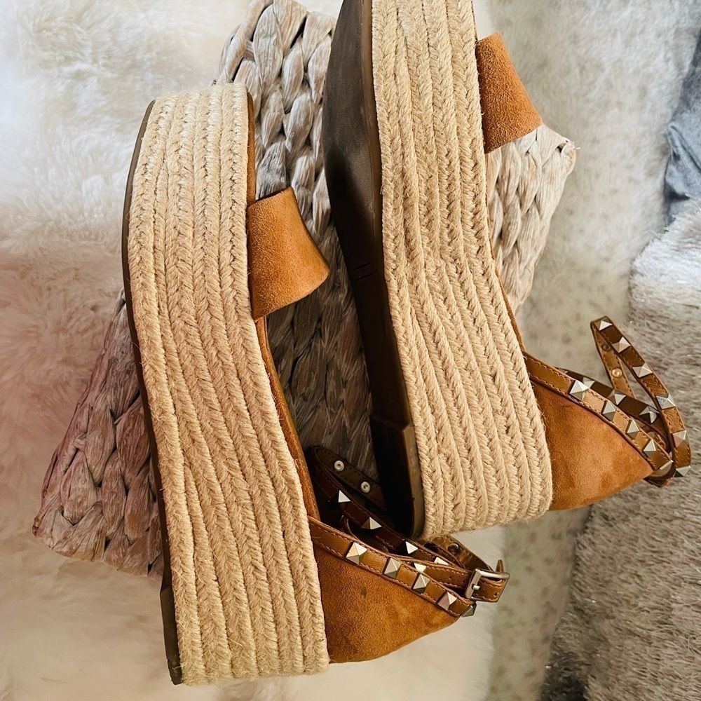 MARC FISHER BROWN SUEDE SANDALS WITH SILVER STUD WRAP AROUND ANKLE SIZE 8.5 - Picture 5 of 10